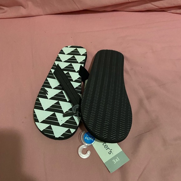 Carter’s Toddler Girls Size 3 Flip Flops with Patterned Soles. New with Tags. - Picture 2 of 2
